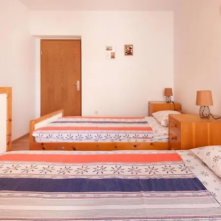 Boris - 30 M From Beach Apartment