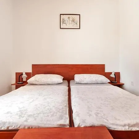Apartment Boris - 30 M From Beach Trogir
