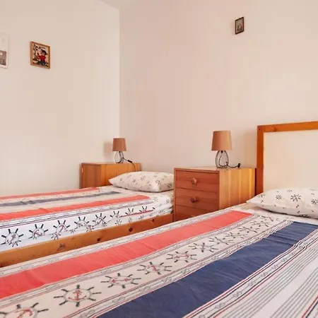 Boris - 30 M From Beach *