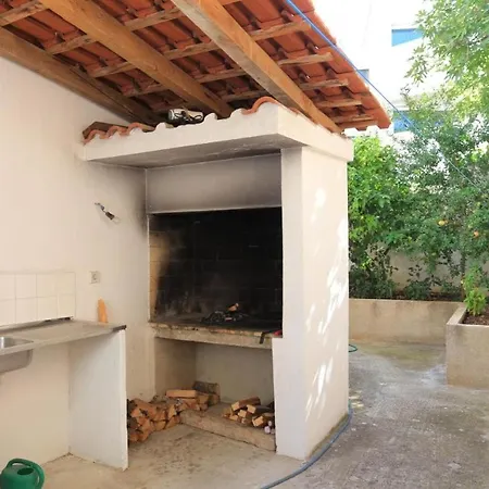 Apartment Boris - 30 M From Beach Trogir
