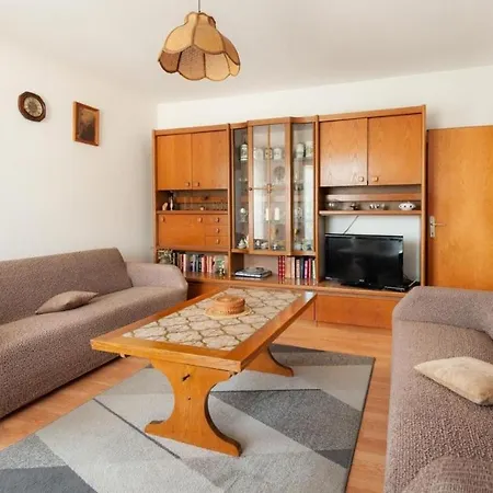 Boris - 30 M From Beach Apartment Trogir
