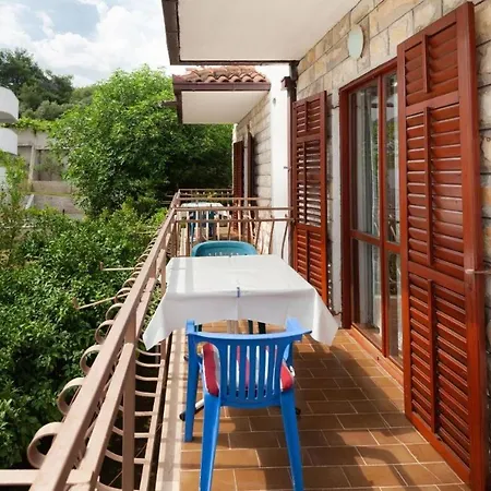 Boris - 30 M From Beach Apartment