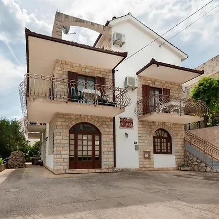 Apartment Boris - 30 M From Beach Trogir