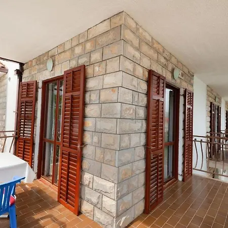 Apartment Boris - 30 M From Beach Trogir